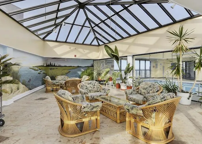 Bright Waterfront With Balcony Incredible Views Pools & Gym * Ocean City